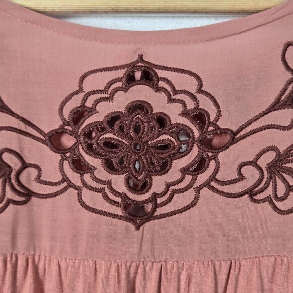 Torrid Cut Out Embroidery Tank Top sz 1 (L) Dusty Coral Sleeveless Tie Back Boho - Picture 3 of 12